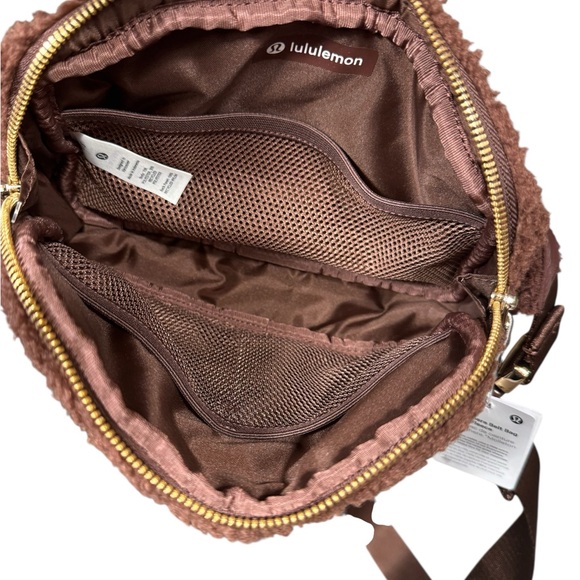 Lululemon Everywhere 2L Belt Bag Large Fleece — NWT - Picture 8 of 8